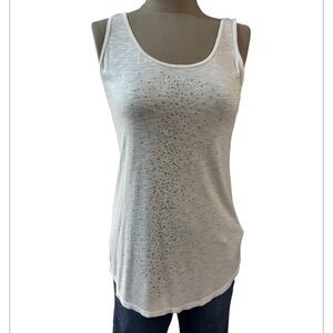 Apt. 9 White Tank with Front Stud Detail